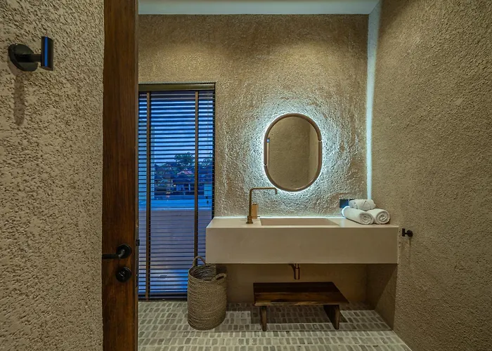 Zama - Earthy-chic 2br With Pool In