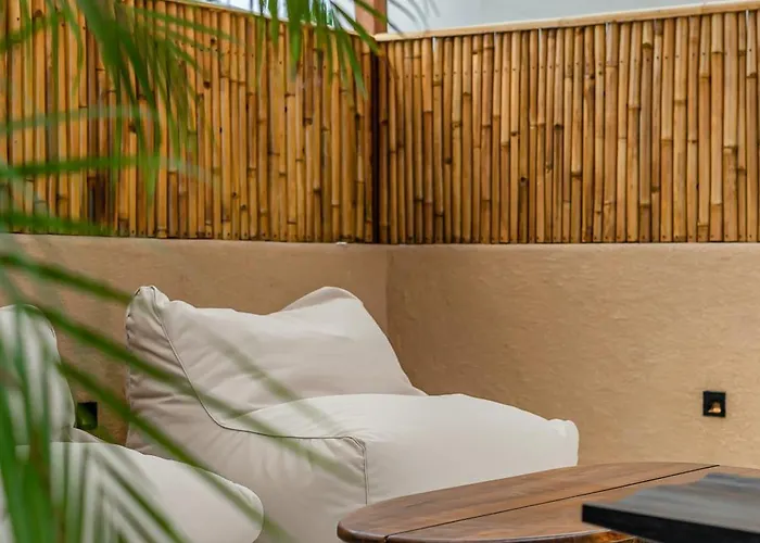 Villa Zama - Earthy-chic 2br With Pool In