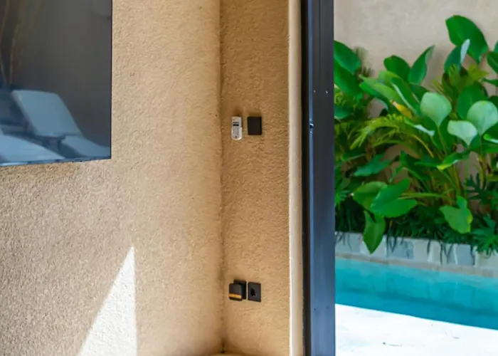 Villa Zama - Earthy-chic 2br With Pool In
